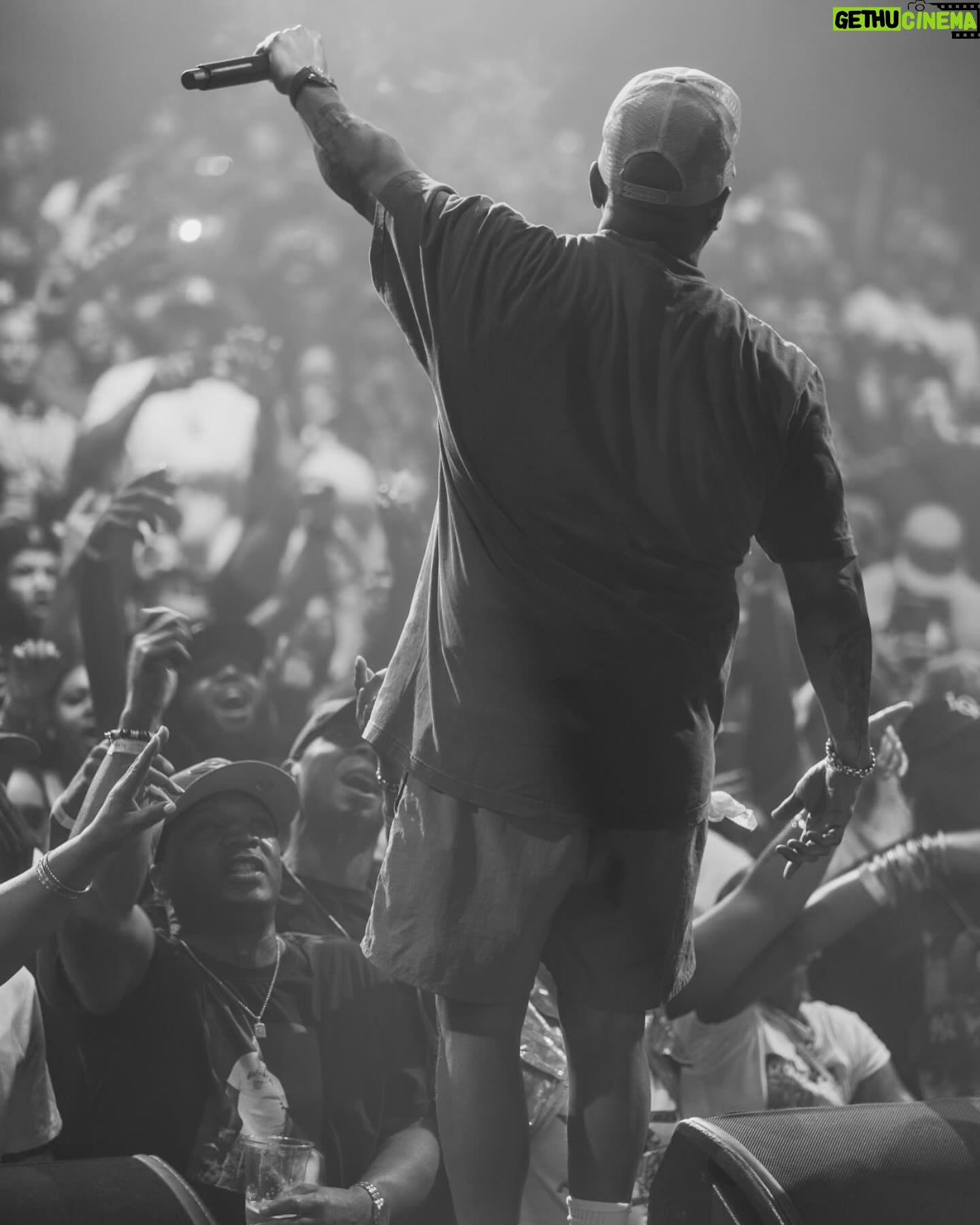 Sheek Louch - 3.4K Likes - This is what we do @thelox 🦍🦍🦍 GET YOUR TICKETS NOW ! #LOX #DBLOCK #HIPHOP