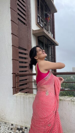 Sheen Dass Instagram - My favourite Leheriya Saree & @suta_bombay Basic pink blouse belong together …. 
Lovingly draped by Mumma 💁🏻‍♀️💕

#pink #saree #basic #blouse #indianwear #love