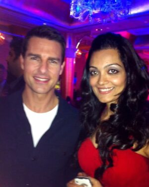 Sheena Chohan Instagram - Congratulations to @tomcruise for closing the Olympics, demonstrating competence to par excellence ! Here’s a memory from the premiere of Mission Impossible in Mumbai. Was such an amazing night to discuss how he approaches films and believes in celebrating talent- his own and ones he works with- he’s an inspiration!! Period✨#MyInspirations
.
.
.
#sheenachohan #tomcruise #inspiration