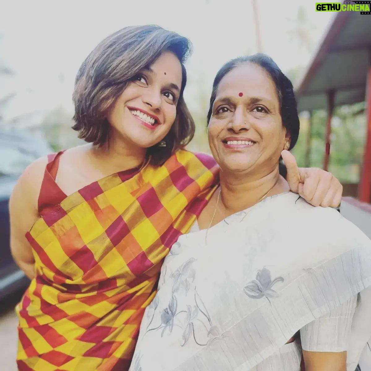 Sheetal Shetty - 2.9K Likes - ಅಮ್ಮ ಮತ್ತು ನಾನು 🙂💐 mom and me💐
#karnataka #dakshinakannada #udupi #brahmavara #kannadafilmindustry #sandalwood #motherlove #daugther
