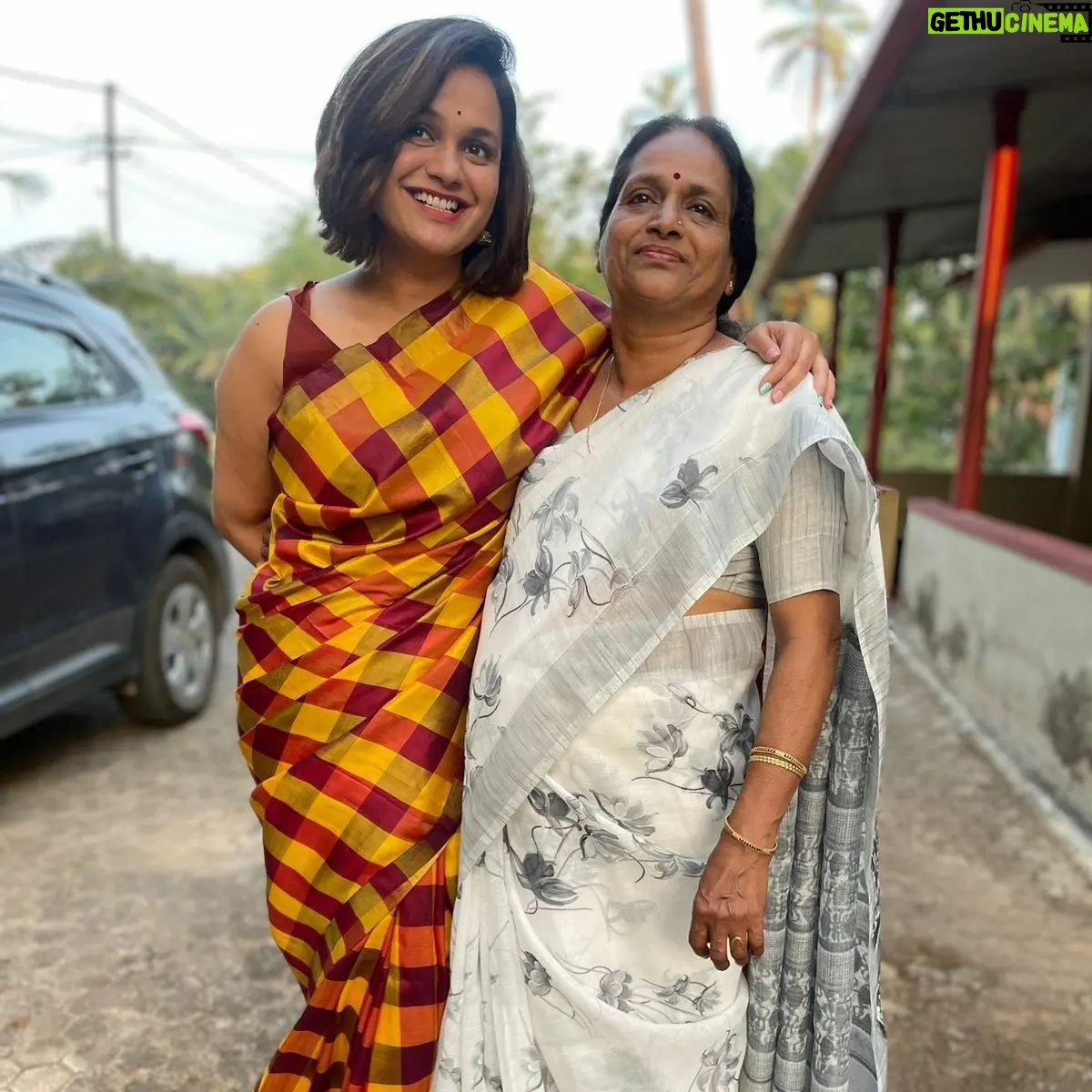 Sheetal Shetty - 2.9K Likes - ಅಮ್ಮ ಮತ್ತು ನಾನು 🙂💐 mom and me💐
#karnataka #dakshinakannada #udupi #brahmavara #kannadafilmindustry #sandalwood #motherlove #daugther