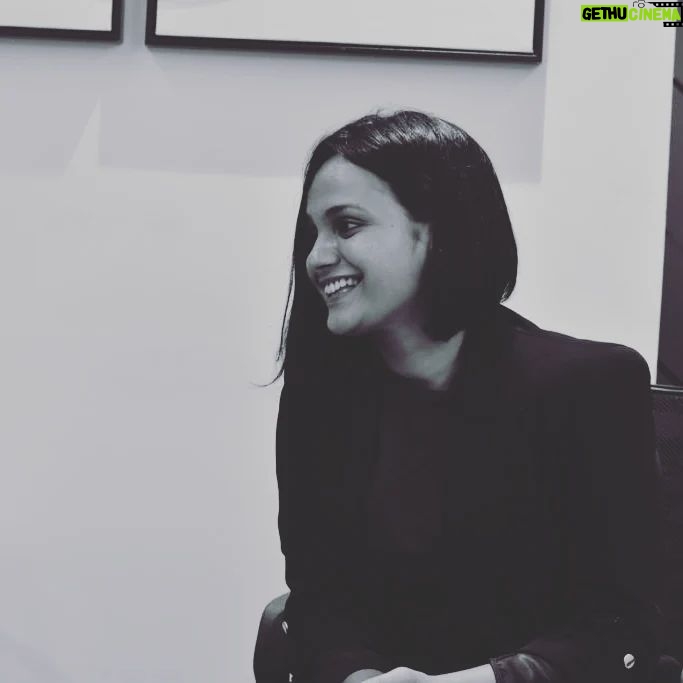 Sheetal Shetty - 3.8K Likes - Few candids @office @sheetalesofficial
Thanks @venkatesh sir for these clicks🙏🏼🙂