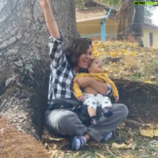 Sheetal Shetty - 7.9K Likes - I am allowed to share only this much... ಇಲ್ಲಾಂದ್ರೆ ನಿಮ್ಮ ಸಿಂಪಲ್ ಸ್ಟಾರ್,ಡಿವೈನ್ ಸ್ಟಾರ್ ತರ್ಲೆಗಳನ್ನ ತೋರಿಸ್ತಿದ್ದೆ.... 😆😆
ನಾವ್ ಮೊದ್ಲೇ ನ್ಯೂಸ್ ಅವ್ರು 🙂ಗೊತ್ತಲಾ 💐
#rakshithshetty #rishabhshetty#pramodshetty#pragathishetty#kannada #bangalore#kannadamovies