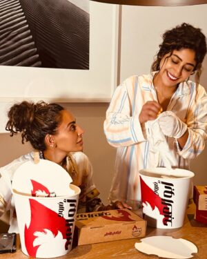 Shejoun Instagram - سطل دجاج الليمون بالزبده VS سطل دجاج بالفلفل 🍋🌶️

تمت بسلام و سعاده ❤️

@abo_alabdkw