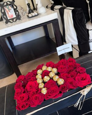 Sherif Ramzy Instagram - 9 years loving you ♥️ @sheriframzy 
Happy anniversary my love. 🌹🌹🌹
