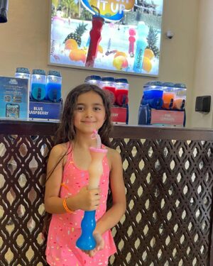 Sherif Ramzy Instagram - Wonderful experience at @yaswaterworldyasisland the park is awesome and we had so much fun 💦💦🤩
#abudhabi #waterworld #yasisland #family #vacation