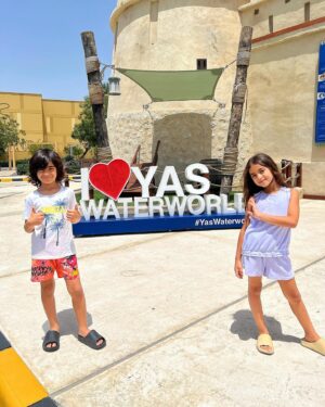 Sherif Ramzy Instagram - Wonderful experience at @yaswaterworldyasisland the park is awesome and we had so much fun 💦💦🤩
#abudhabi #waterworld #yasisland #family #vacation