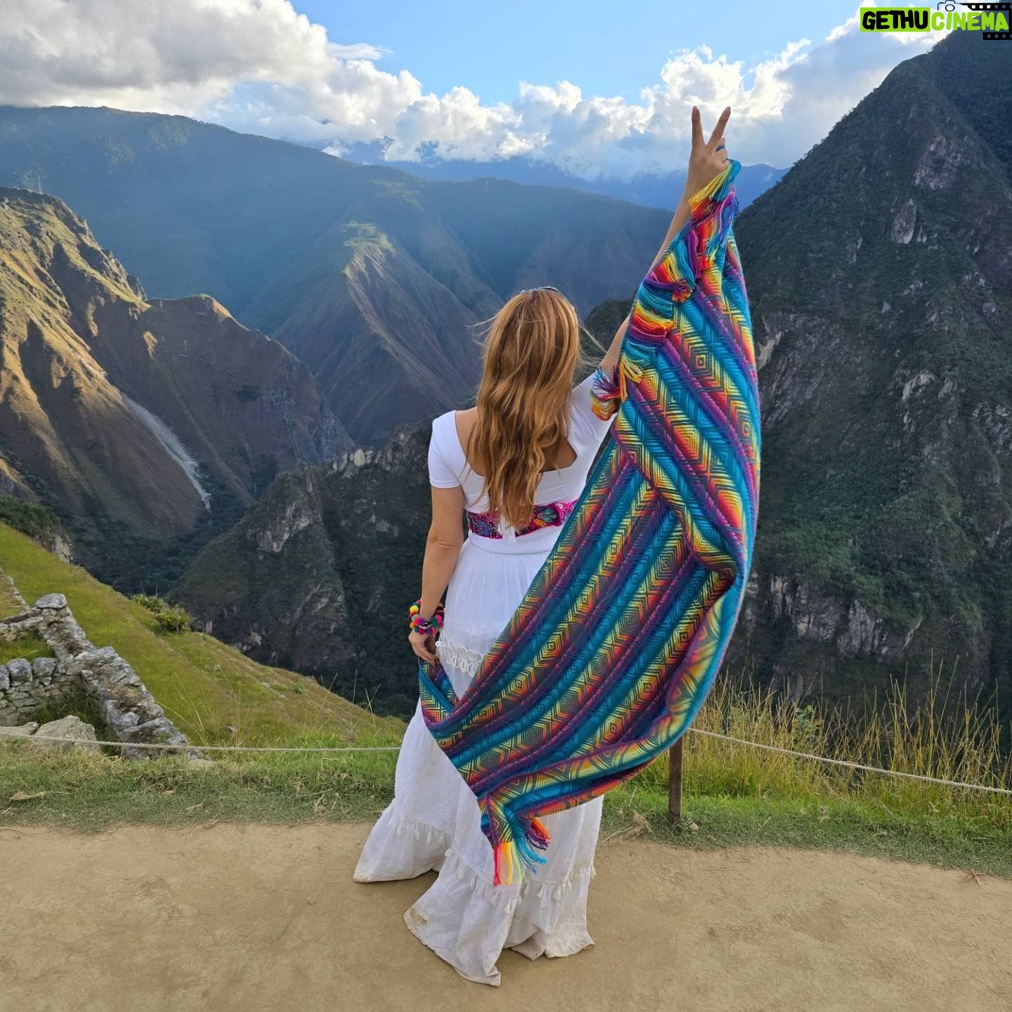 Sherlyn - 28.3K Likes - Ando ligerita, disfrutando el amor a mi hijo, a mis papás y sobretodo el amor propio...