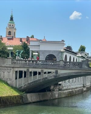 Sherry Vine Instagram - It’s a beautiful day in Ljubljana so walking around the old town. I didn’t know that dragons are the symbol here so I feel very at home! Dragon Bridge and St. Nicholas Cathedral here.