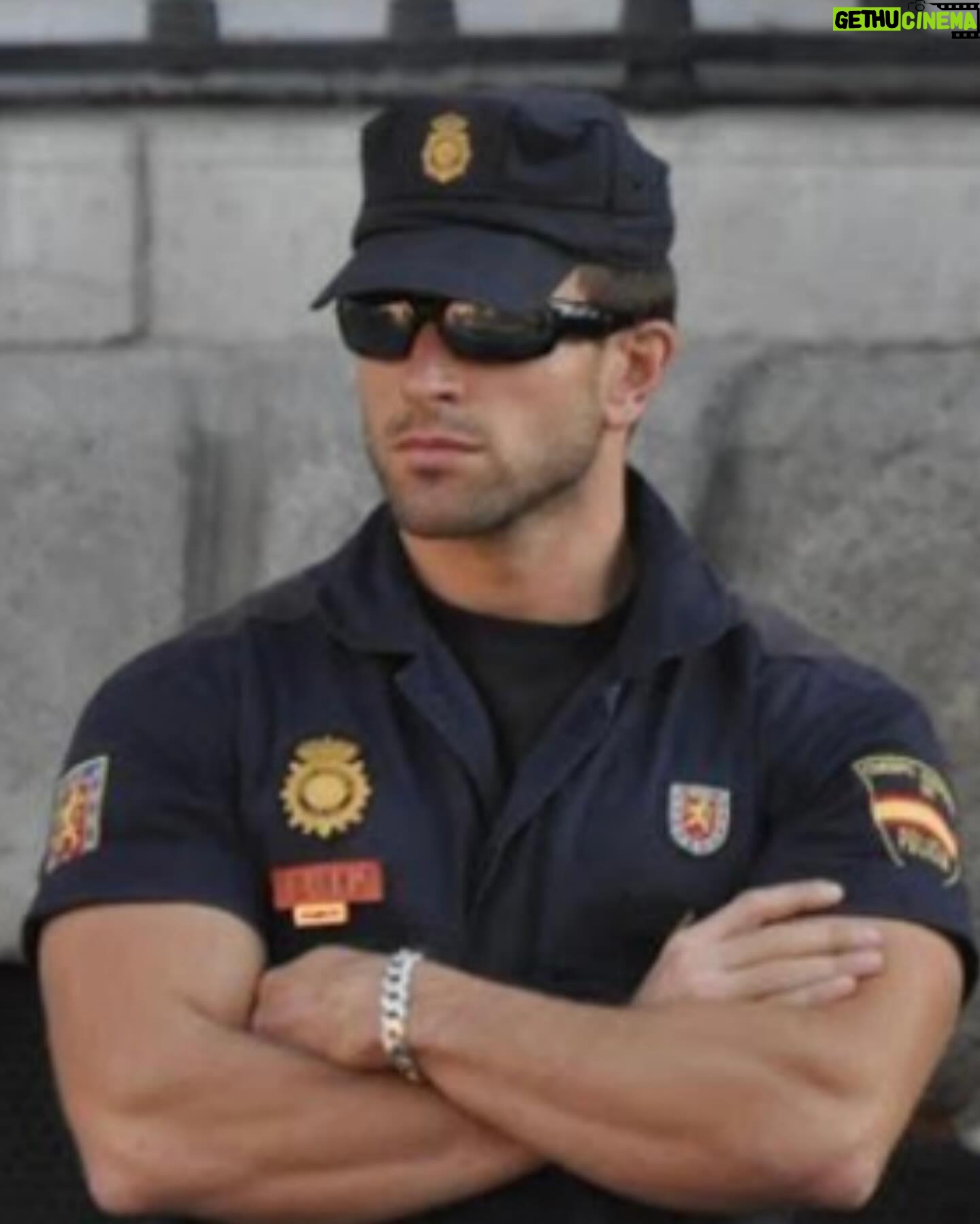 Sherry Vine - 370 Likes - Had a quick stop in Madrid to visit my dear friends Lucas and Pablo (Feliz Cumpleaños) I don’t know who is casting the police officers here but bravo. Give that person an Oscar!