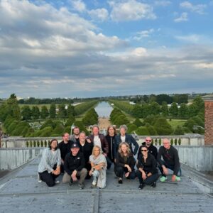 Sheryl Crow Instagram - Yesterday was so amazing! Playing Hampton Court Palace was surreal! King Henry’s palace rocked!! @hcpfestival 

Thank you, Sarah… my sister in breast cancer… for giving us a wonderful tour!