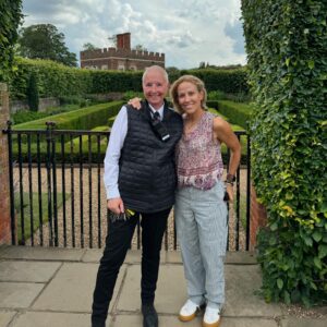 Sheryl Crow Instagram - Yesterday was so amazing! Playing Hampton Court Palace was surreal! King Henry’s palace rocked!! @hcpfestival 

Thank you, Sarah… my sister in breast cancer… for giving us a wonderful tour!