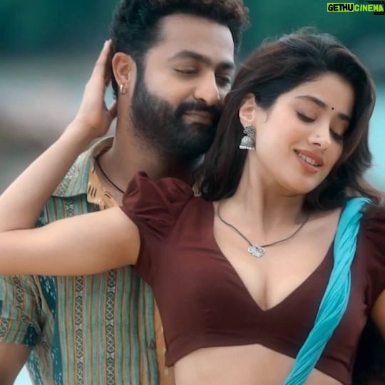 Shilpa Rao - 101.3K Likes - Swoon-worthy alert! 💚🩵
Jr. NTR and Janhvi Kapoor's romantic melody 'Dheere Dheere' is out now !
#Devara #DheereDheere
An @AnirudhOfficial Musical 🎶
🎙️- @shilparao
✍️ - #RamajogayyaSastry, @kausarmunir, @wikkiofficial, @AazadRaj, #MankombuGopalakrishnan
🕺- @boscomartis
#DevaraonSep27th 🌊
Man of Masses @jrntr #KoratalaSiva #Saifalikhan @janhvikapoor #NandamuriKalyanRam @rathnaveludop #sabucyril @sreekar.prasad @yugandhart_ @yuvasudhaarts @ntrartsoffl @karanjohar @dharmamovies @aafilms.official @apoorva1972 #AnilThadani @SitharaEntertainments @KVN.Productions @SBbySSK @devaramovie @tseriessouthofficial