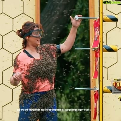 Shilpa Shinde - 49.9K Likes - Stunt perform karne ka Shilpa ka tareeka jara zyada hi casual hai! 😅
Dekhiye #KhatronKeKhiladi14, har Sat-Sun raat 9:30 baje sirf #Colors aur @officialjiocinema par.
@hyundaiindia @indica.haircolor @vicks_india
@itsrohitshetty
@shilpa_shinde_official
#KKK14 #HyundaiKKK