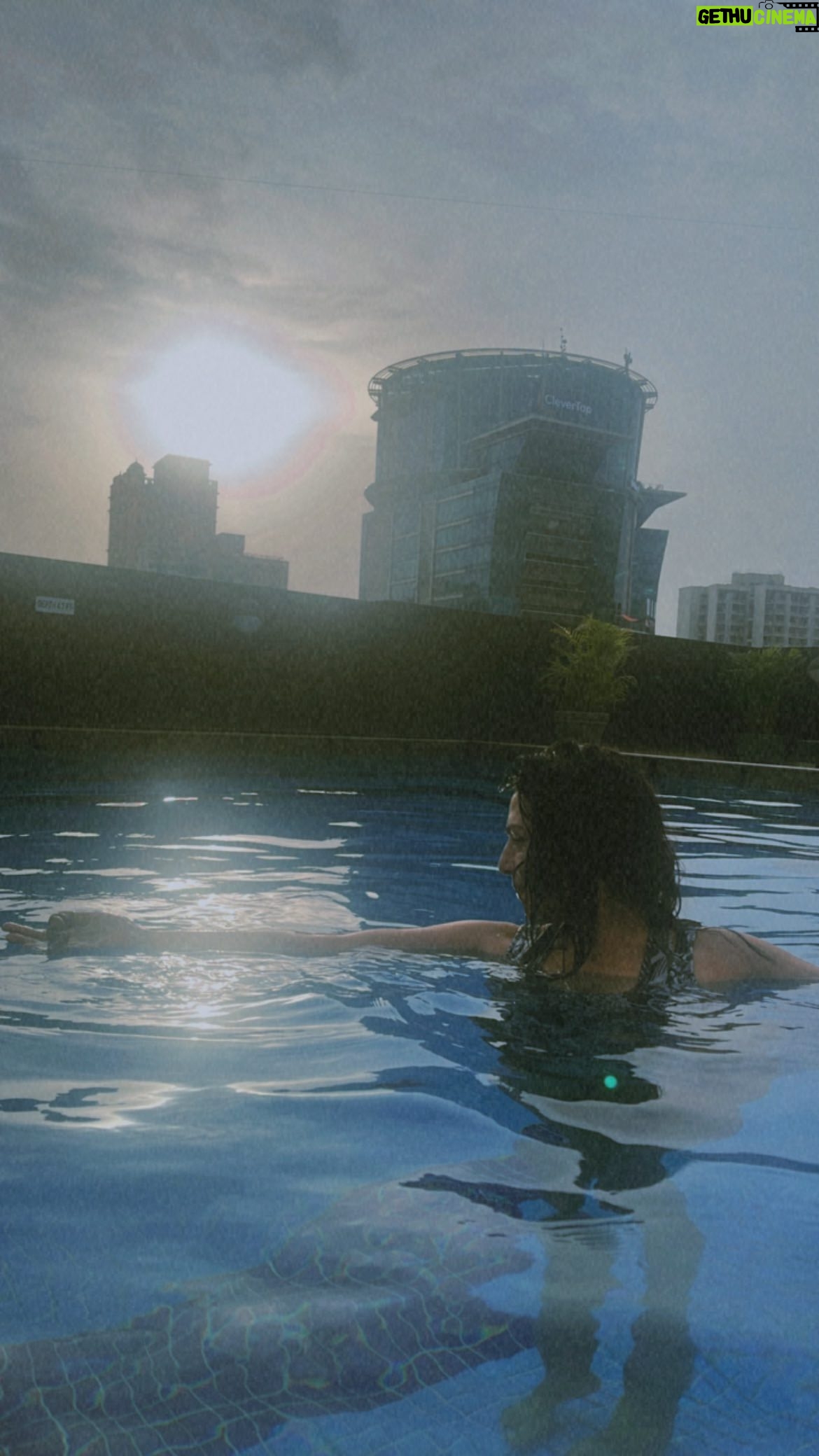 Shilpa Shukla - 627 Likes - Pool pool mein 🐬
📸 @chitrashi