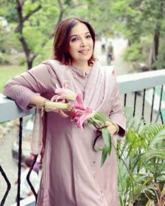 Actress Shilpa Tulaskar HD Photos and Wallpapers January 2025