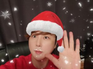 Shin Hye-sung Instagram - .
[Say 혜성]
신화창조 메크 메크~~🎄🎄
오늘 하루만큼은 세상 누구보다 행복한 날이 되길

#신화 #신혜성 #SHINHWA #SHINHYESUNG
#메리크리스마스 #산타혜성
#christmas #merrychristmas