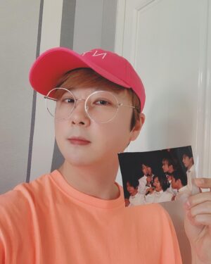 Shin Hye-sung Instagram - .
[Say 혜성]
신화의 22주년을 축하해 주신 모든 분들 너무 감사합니다. 항상 부족한 저희 6명을 변함없이 믿어 주시고 아껴주신 신화창조 여러분들 덕분이란 말씀 꼭 드리고 싶네요. 앞으로도 변함없는 응원과 사랑 부탁드려요. 항상 행복하고 건강하세요!
.
#신화 #데뷔22주년 #신화창조 #고마워요