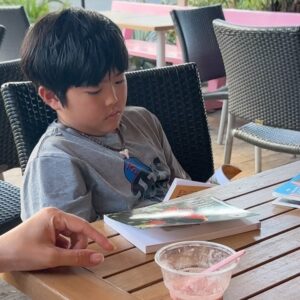 Shin Hyun-jun Instagram - 사랑합니다 주님💛
주님 내 길 아시네
흔들린 그 길에도 함께해
주님 내 일 아시네
멈춰진 나의 삶에도 늘 함께해
나의 힘이 되신 주
항상 같은 곳에서
주가 나의 도움 되시네
나의 길이 되신 주
변함없으신 계획
주가 나의 모든 걸음 되시네
아멘🙏🏼

#love #family #blessing #thankyoujesus 
#jesuslovesyou 
#기도하는아빠🙏🏼
#주님께모든걸맡기고🌈