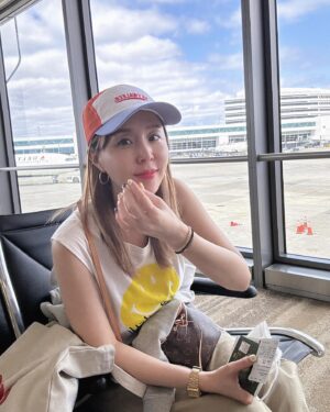 Shin Ji Instagram - 이제 한국 돌아갑니다~✈️🥰