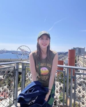 Shin Ji Instagram - seattle🌊🩷☀️