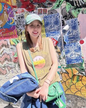 Shin Ji Instagram - seattle🌊🩷☀️