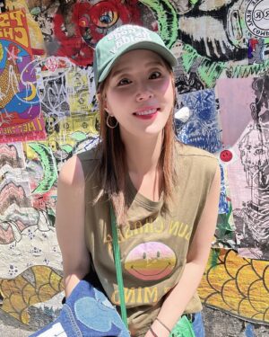 Shin Ji Instagram - seattle🌊🩷☀️