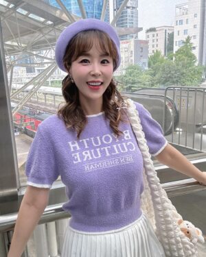 Shin Ji Instagram - 또 #부산 출발~💜

#기장임랑해변대학가요제