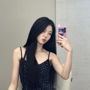 Actress Shin Ji-yeon HD Photos and Wallpapers August 2024
