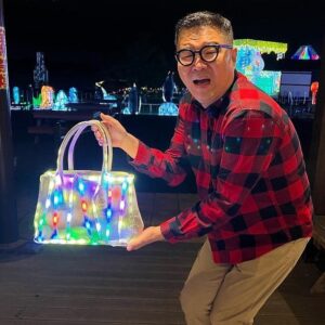 Shinobu Hasegawa Instagram - 今年もありがとうございました。来年もひとつご贔屓にお願いします。