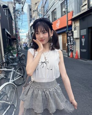 Shinzawa Nao Instagram - プチプラコーデ💘全身合わせて3000円だよ💘

#彼女の私服がかわいい #プチプラコーデ #ガーリーコーデ #夏コーデ #ノースリーブ #難波 #ootd