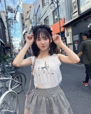 Shinzawa Nao Instagram - プチプラコーデ💘全身合わせて3000円だよ💘

#彼女の私服がかわいい #プチプラコーデ #ガーリーコーデ #夏コーデ #ノースリーブ #難波 #ootd