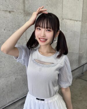 Shinzawa Nao Instagram - あざとい服着たよ❤︎どかな❤︎

#彼女の私服がかわいい #個別握手会 #パシフィコ横浜 #evelyn #ツインテール