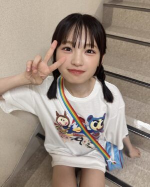 Shinzawa Nao Instagram - 普段着こんな感じやけど隣にいてもいい？💧

#彼女の私服がかわいい #エンジェルブルー #ナカムラくん #angelblue #ドンペン #ドンキホーテ #平成女児 #平成