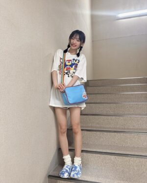 Shinzawa Nao Instagram - 普段着こんな感じやけど隣にいてもいい？💧

#彼女の私服がかわいい #エンジェルブルー #ナカムラくん #angelblue #ドンペン #ドンキホーテ #平成女児 #平成