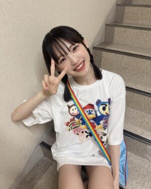 Shinzawa Nao Instagram - 普段着こんな感じやけど隣にいてもいい？💧

#彼女の私服がかわいい #エンジェルブルー #ナカムラくん #angelblue #ドンペン #ドンキホーテ #平成女児 #平成