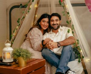 Shireen Mirza Instagram - It was my favourite humans birthday 🎈

To my husband,a real go-getter,a brave man with a heart of gold, happy birthday my Jigar!
May Allah fulfill all your fantastic plans and may you lead to great victories. I love you! ❤️

PS. Let’s keep embarrassing each other forever 😉 #iykyk 

#birthday #surprise 

Thank you @dragonfly_hotel for your amazing hospitality and the yummyyyy food 🤤
