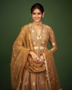 Actress Shivangi Khedkar HD Instagram Photos and Wallpapers September 2024