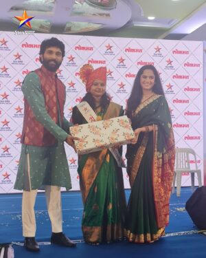 Shivani Baokar Instagram - सत्या आणि मीराच्या विशेष उपस्थित पार पडला
छत्रपती संभाजीनगर  येथील श्रावण सोहळा...

#StarPravah #LokmatShravanSohala