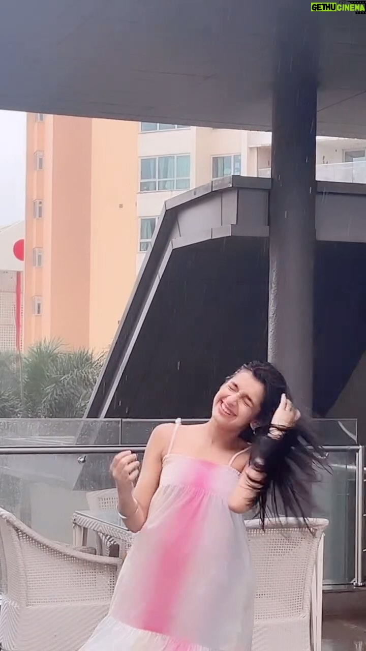 Shivika Rishi - 22.6K Likes - 🌸🫧☔️🌧️🌸
#rain #love #viral #viralvideos #loveislove #explore #reelsinstagram #trendingnow