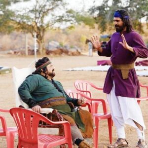 Shiyas Kareem Instagram - With prabhu sir , on the sets of Kunjali marakkar movie 🤩
.
.
__________________________________
#throwback #movieset #memories #blessed