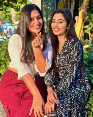 Shobanaa Uthaman Instagram - Behind every strong woman is another strong woman who she refers to as her bestie 🤍✨💯 @samyutha.official 
 
.
.
.
.
.
. 
.
.
.
.
.
#chennai#ootd#kollywood#bollywood#pose#instadaily#instagood#instacool#model#modelling#saree#saree#tamilponnu#promoter#promotion#collaboration#vijaytv#vijaytvserial#vijaytelevision#vijaytvshow#muthazhagu#bestie#bestfriend#bestfriends