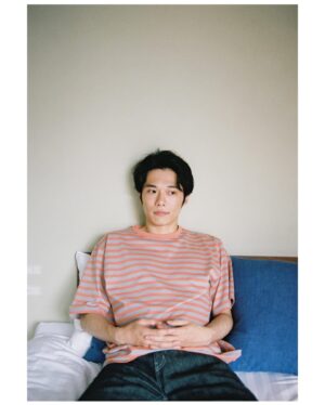 Shohei Matsuzaki Instagram - @agnesb_officiel in 瀬戸田広島

瀬戸田最高
タコが旨い、レモン山盛り
海流が強いからタコ、流されないよう筋肉が発達するらしいです
かっこいいですね

Photographs @kotori_kawashima 
Styling @midorioiwa 
Hair make up @eriko_yamaguchi_ 
Director @des_quatre_tokyo
Support @emi_comorebi