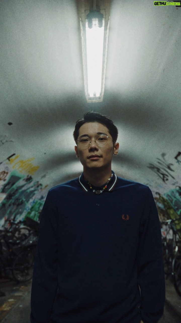 Shohei Matsuzaki - 483 Likes - ーナイトアウトで気に入っている点は?
友達や仲間と一緒に過ごす時間。
役者、松㟢 翔平 @matuzakishohei が着るフレッドペリーシャツ。
インタビュー:https://www.fredperry.jp/shop/pg/12023q3-the-fred-perry-shirt/
#fredperry #フレッドペリー #fredperryshirt #フレッドペリーシャツ #ポロシャツ #fpnighttales