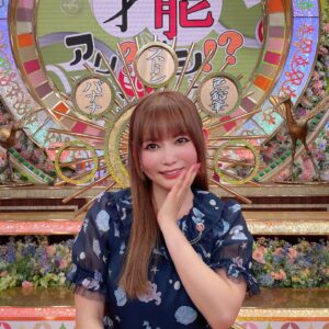 Shoko Nakagawa Instagram - プレバト！ストーンアートでなんと2ランク昇格！特待生1級になりました！！！嬉しすぎる！！

いい石を見つけるのが大変で苦労したけど本当に良かった、、、！

#プレバト #ストーンアート 
#絵 #石 #特待生 #飛び級 
#中川翔子 #しょこたん