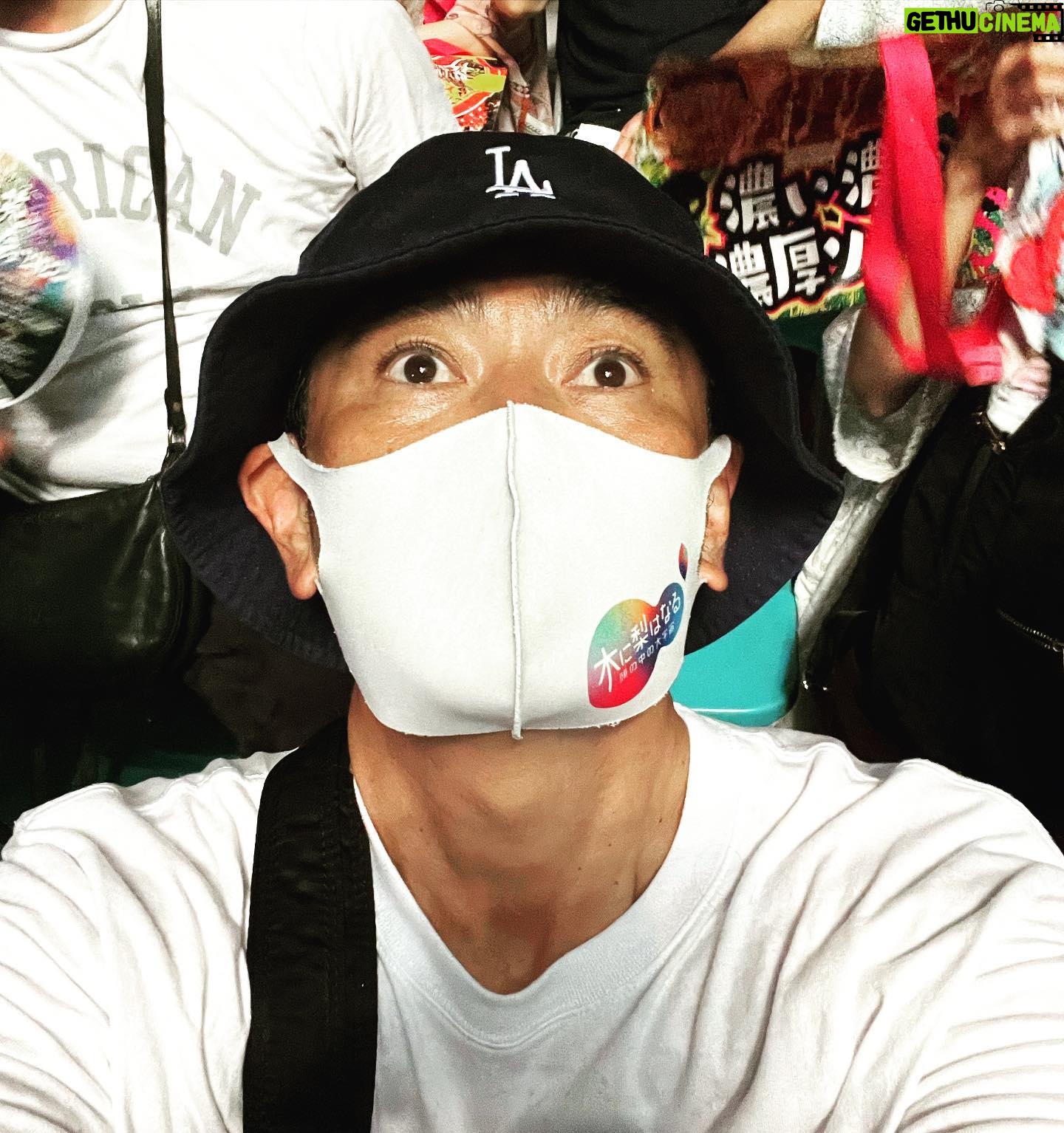 Shôzô Endô - 1.9K Likes - 花火とそれを見ている私。
日本の夏はやっぱりこうでなくっちゃ。
#遠藤章造#ココリコ#花火#神宮外苑花火大会#日本#夏#3年振り#綺麗#ありがとう#感謝