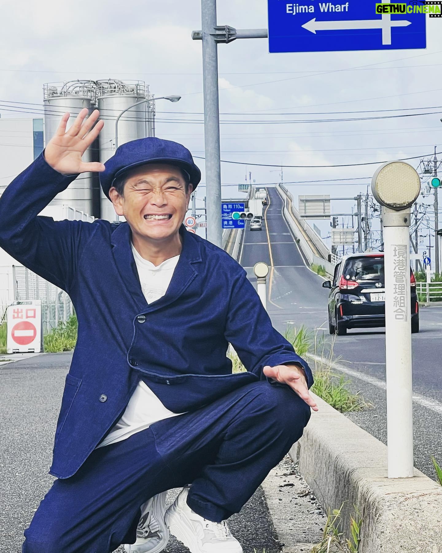 Shôzô Endô - 2.2K Likes - CMでも有名な江島大橋ベタ踏み坂ー!タクシーの運転手さんに聞いたらベタ踏み?まぁそうですねぇ〜と微妙な感想。でも行けて良かった!#遠藤章造#ココリコ#鳥取県#江島大橋