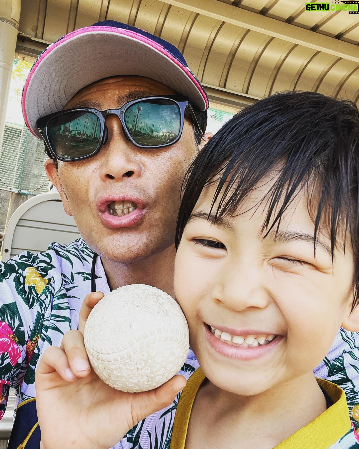 Shôzô Endô - 1.8K Likes - GW☀️仕事前たまには野球⚾️
#遠藤章造 #ココリコ #野球 #2番セカンド #スタメン#張り切り過ぎて#この後ボール取り損ねてサングラス壊れました