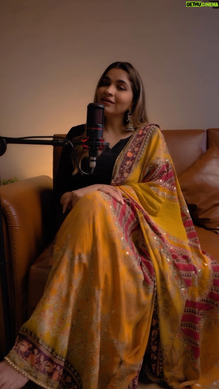 Shruti Pathak - 6K Likes - Can’t get enough of this beautiful composition ♥️
@arrahman @jeemainyashika @imtiazaliofficial @kamil_irshad_official @diljitdosanjh @parineetichopra
#chamkila #music #bollywood #shrutipathak
Thank you @ishaann_29 for the lovely track 😁