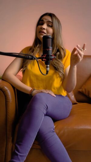 Shruti Pathak Instagram - Always love singing this one by the legendary @ghulamaliofficial Ji …  Artist par excellence , He’s an institution in himself … 
#Guzzler #shrutipathak #ghulamali #punjabi #rabbayaarmiladetumera 
Music by @ishaann_29 
.
@webrangers.global